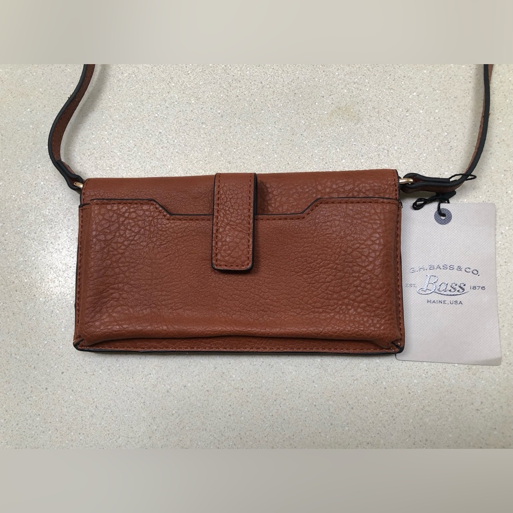G.H. Bass & Co. Brown Leather Crossbody Wallet